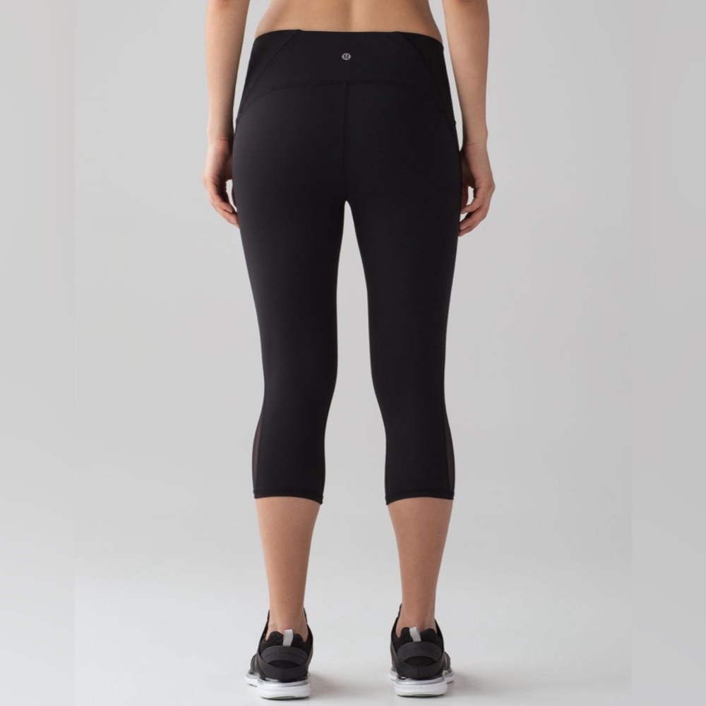 Lululemon Train Times Crop (17”) / Size 4